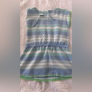 Vineyard Vines, girls xs, perfect condition, only worn once. Swim cover or top